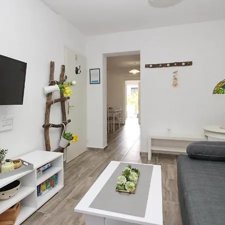 With Parking Space Baska, Krk - 24408 Appartement Baška