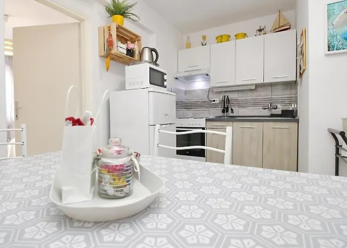 With Parking Space Baska, Krk - 24408 Apartament Baška